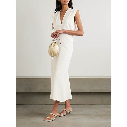 Pinasadyang Ivory na walang manggas na Deep V Midi Dress